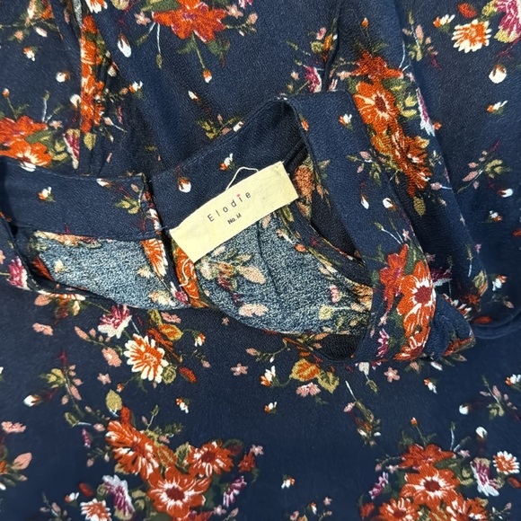 Navy Floral Tank Size M - Picture 4 of 6